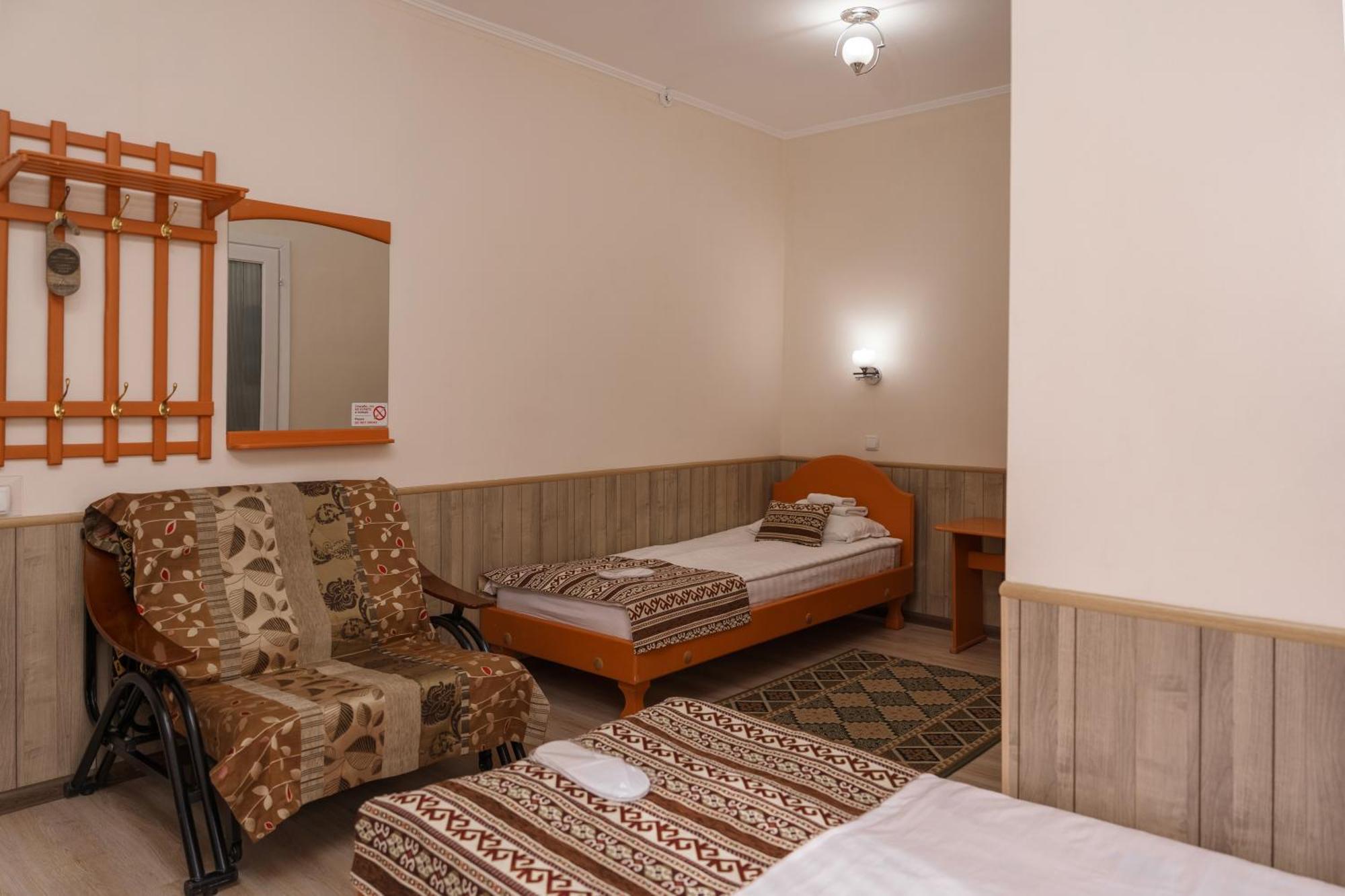 Alpinist Hotel Bishkek Exterior foto